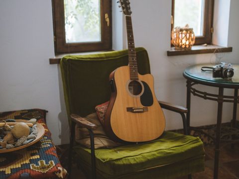 Yamaha Akustikgitarre mit Tasche